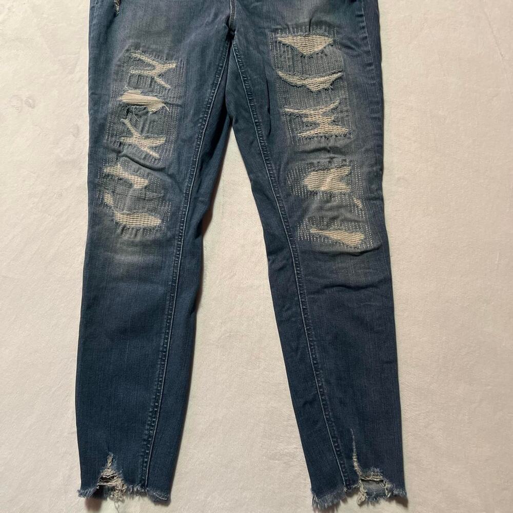 Torrid bombshell skinny size 14R raw hem and distressed - Picture 4 of 8